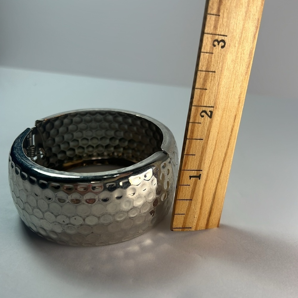 Silver cuff bracelet easy on off 1 1/4” thick - Picture 4 of 8